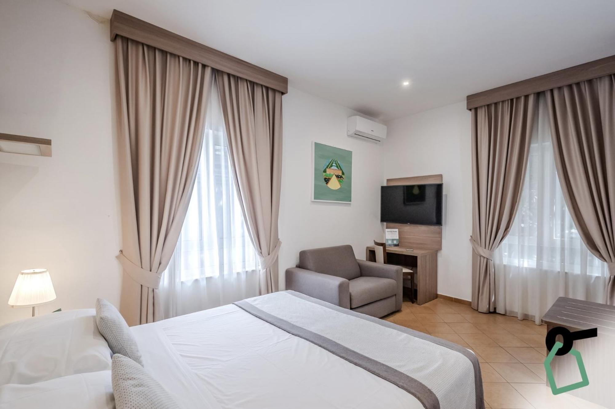 Hotiday Room Collection - Napoli Residenza Scarlatti Buitenkant foto