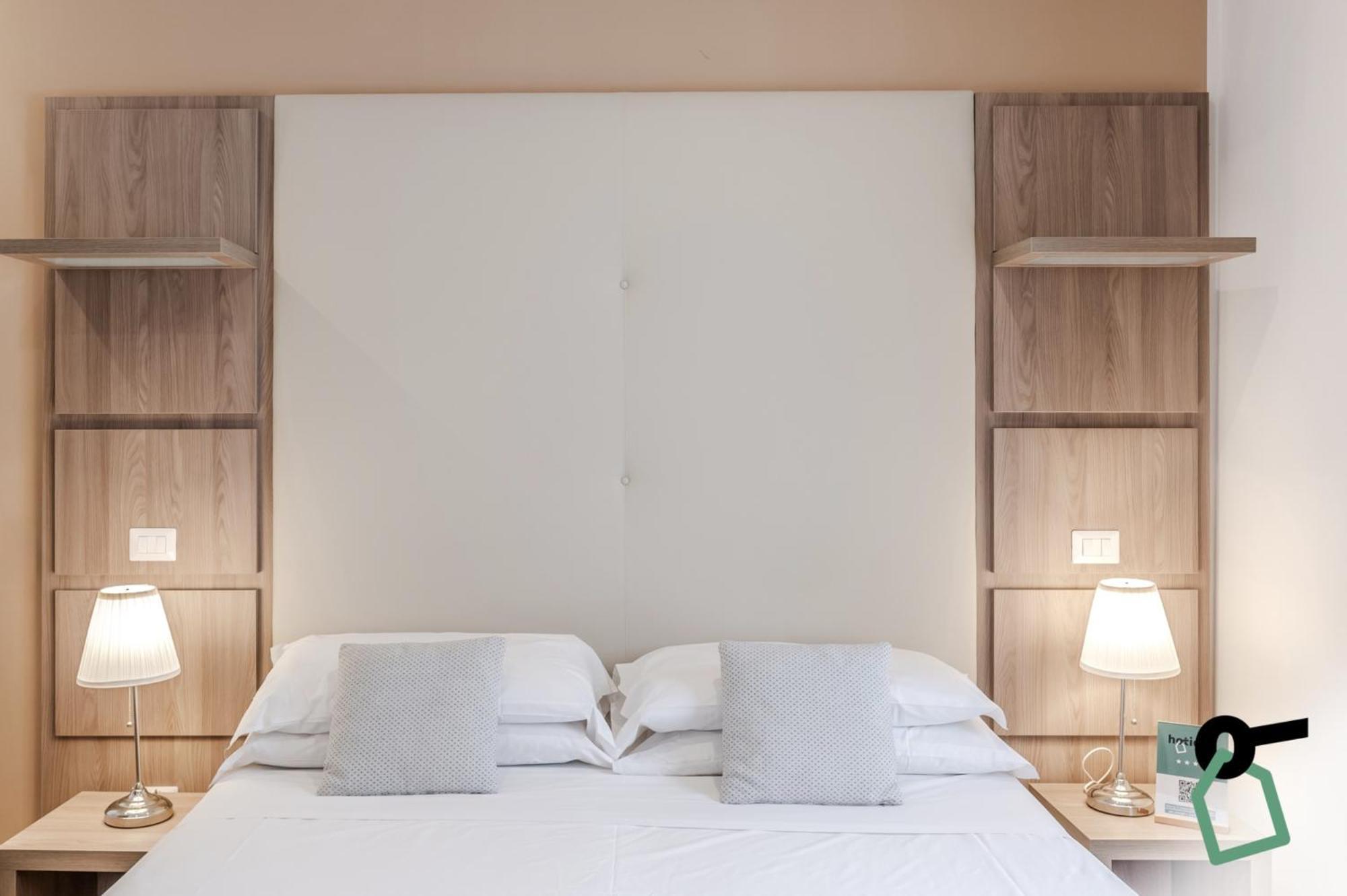 Hotiday Room Collection - Napoli Residenza Scarlatti Buitenkant foto